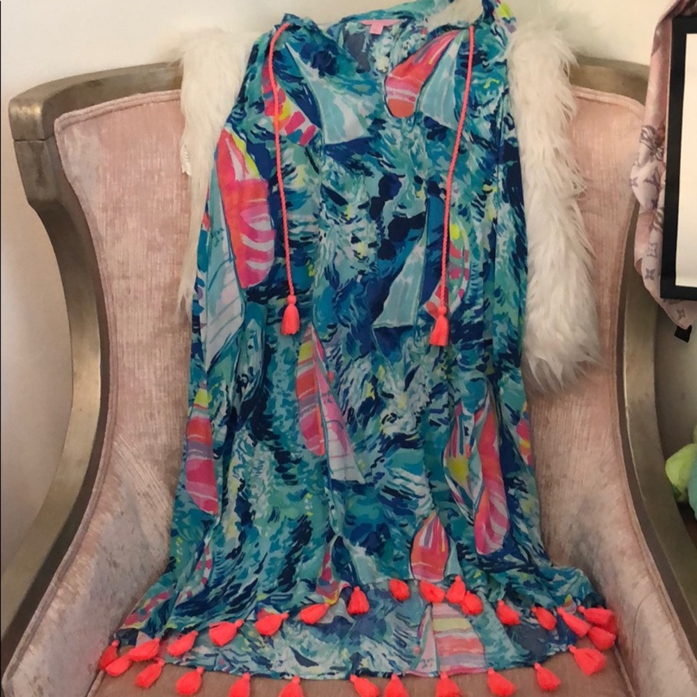 Lilly Pulitzer coverup. Warn once.
